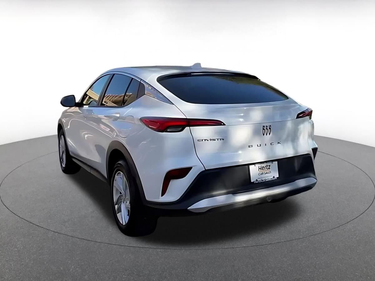 2025 Buick Envista - Image 11