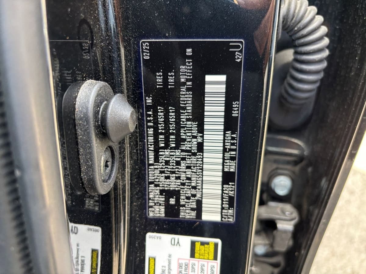 2025 Toyota Corolla Cross - Image 23