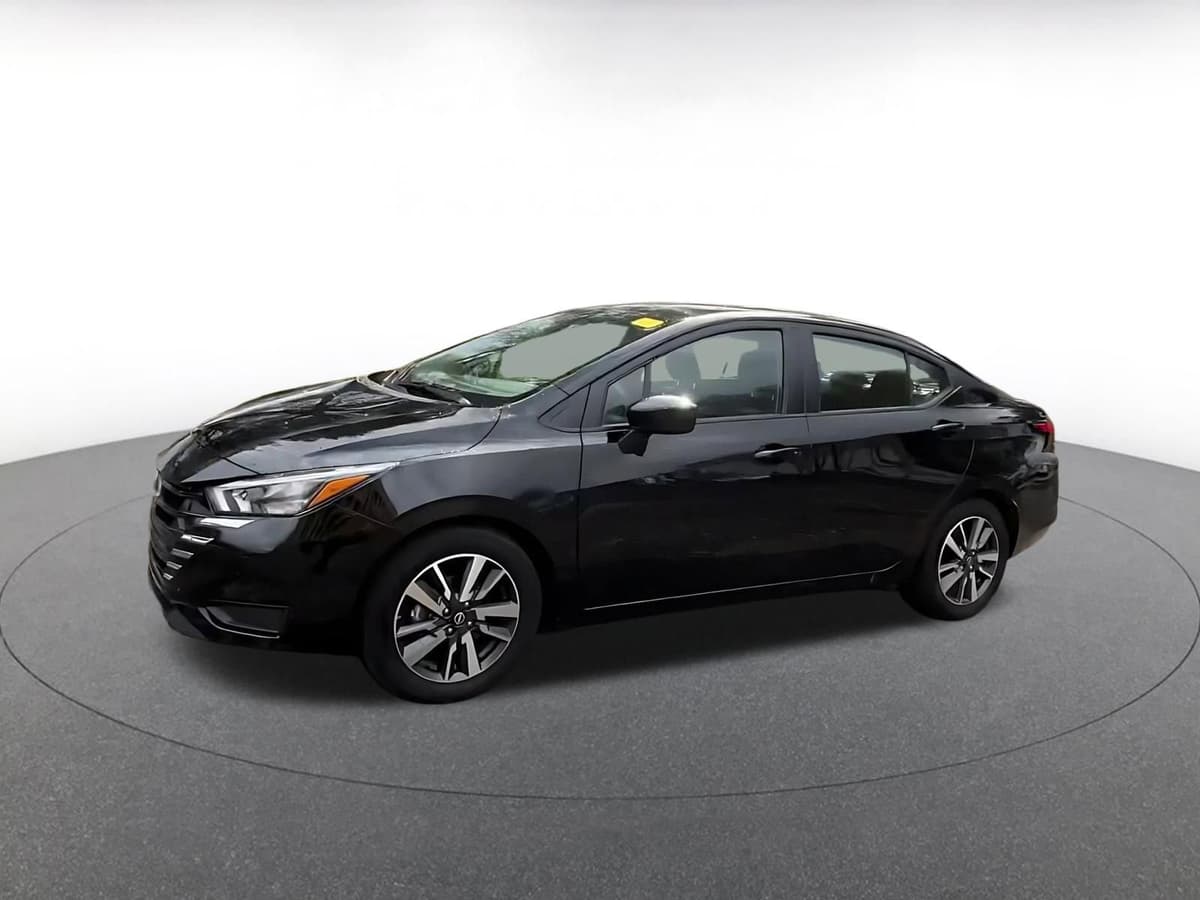 2025 Nissan Versa - Image 7