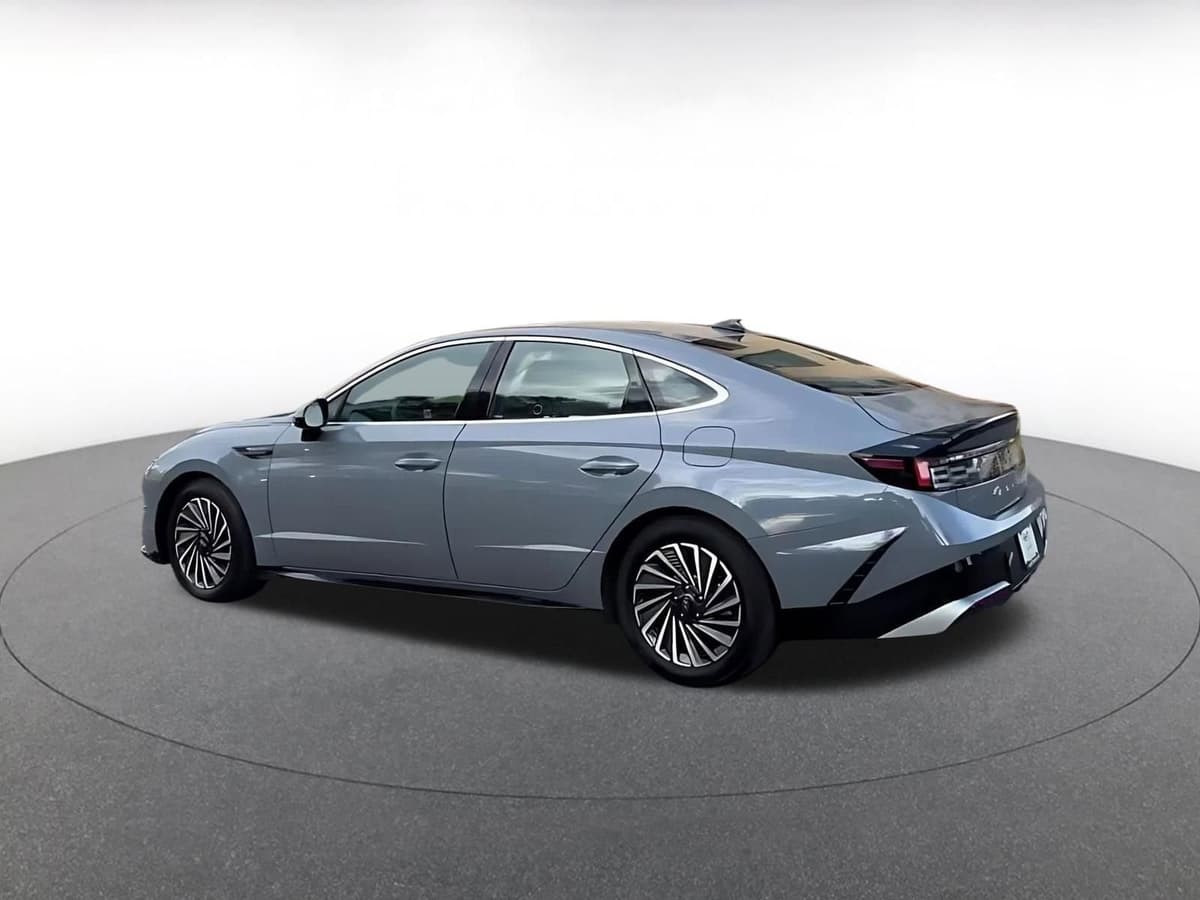 2025 Hyundai Sonata Hybrid - Image 15