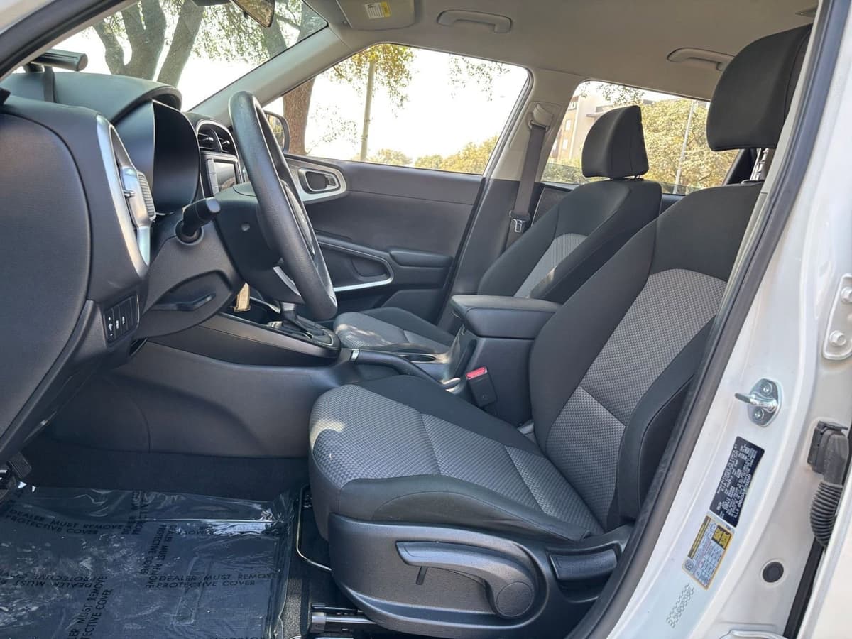 2025 Kia Soul - Image 22
