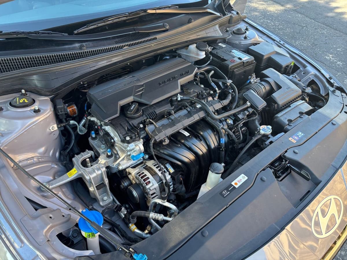 2025 Hyundai Elantra - Image 27