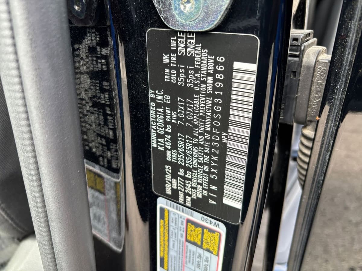 2025 Kia Sportage - Image 26