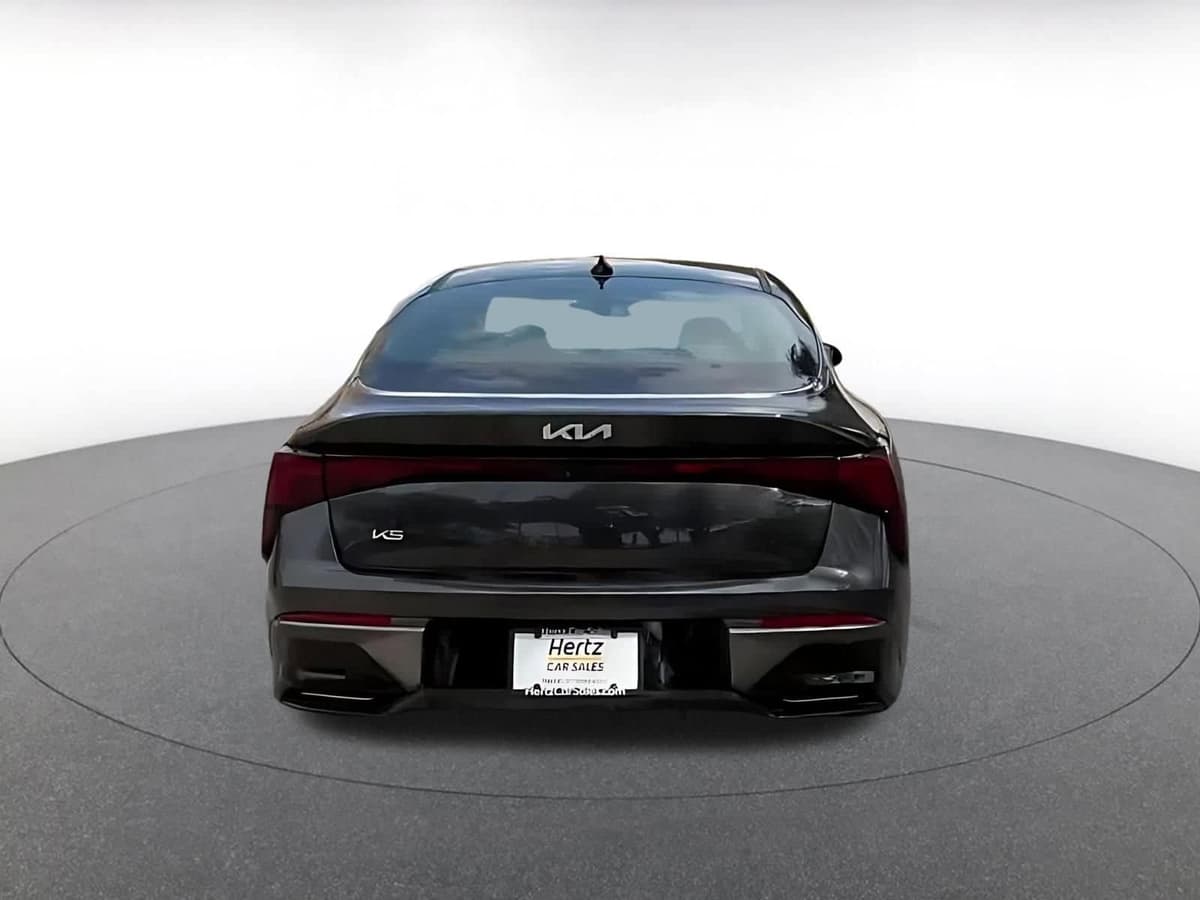2025 Kia K5 - Image 11