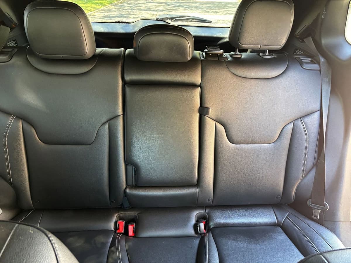 2025 Jeep Compass - Image 33