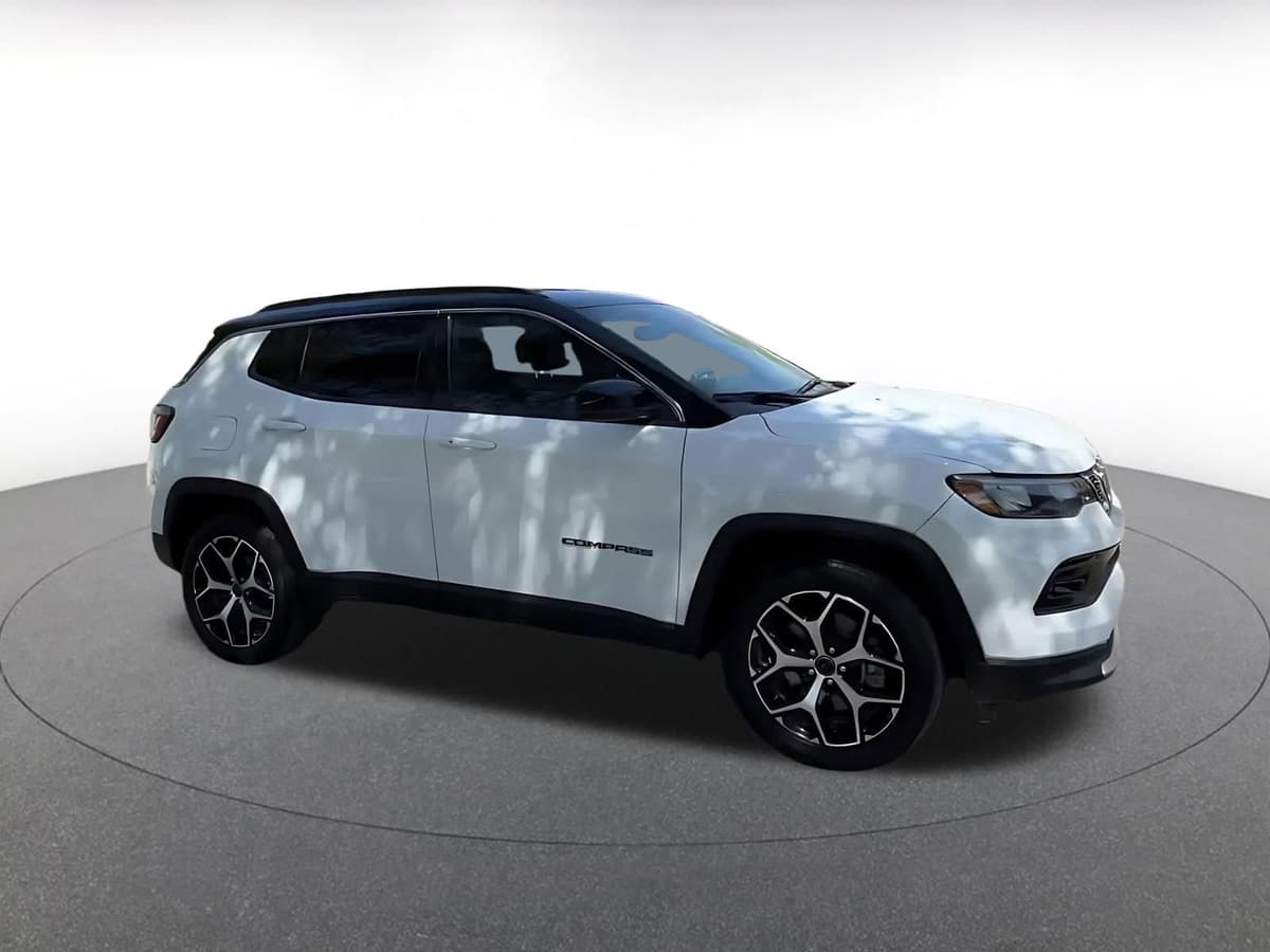 2025 Jeep Compass - Image 2