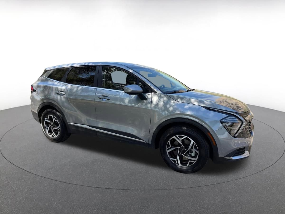2025 Kia Sportage - Image 1