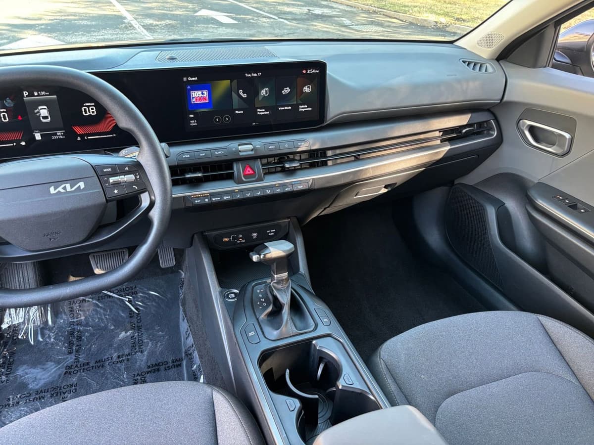 2025 Kia K4 - Image 30