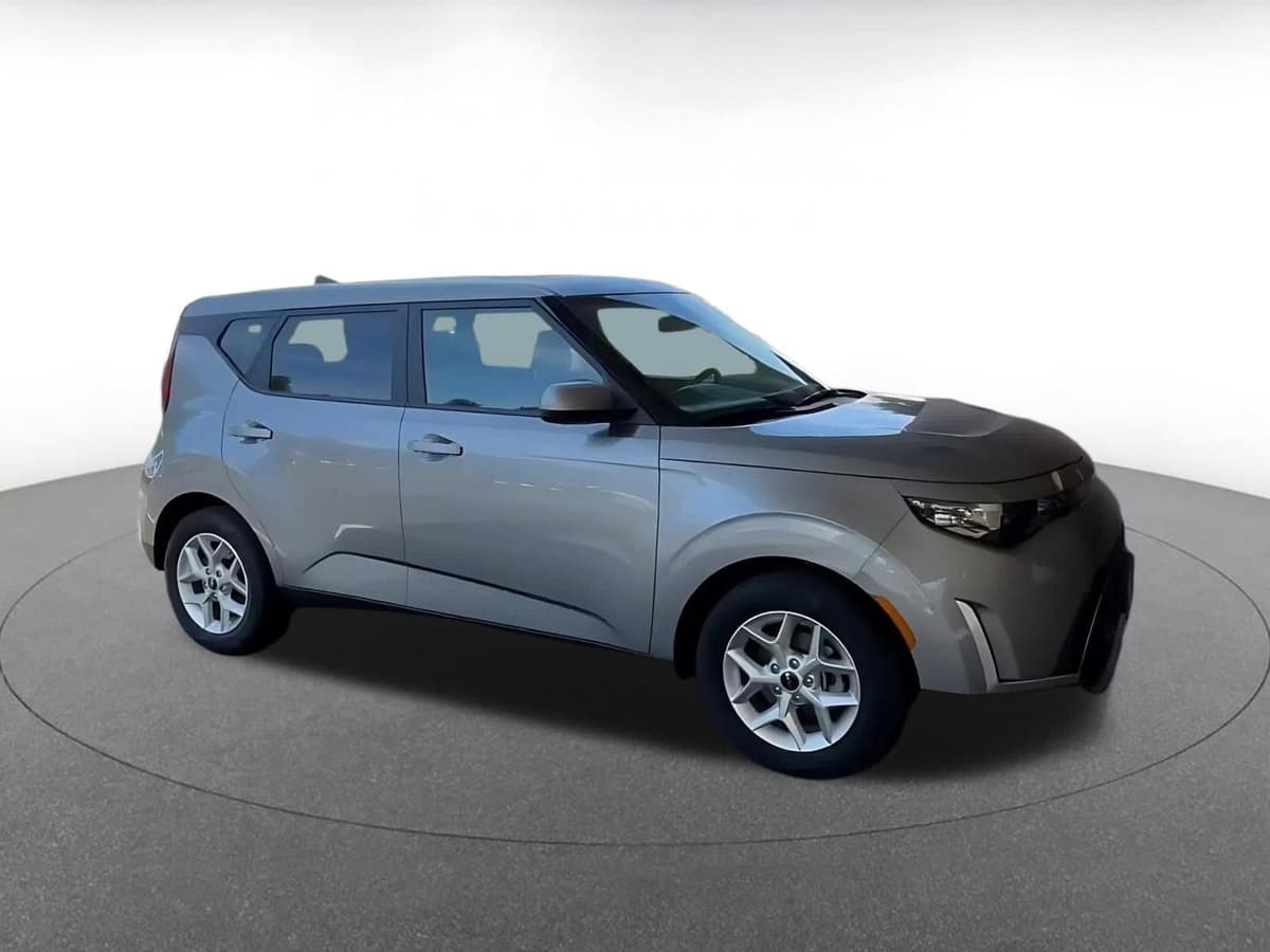 2025 Kia Soul - Image 2