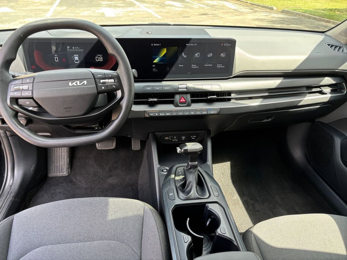 2025 Kia K4 - Image 28