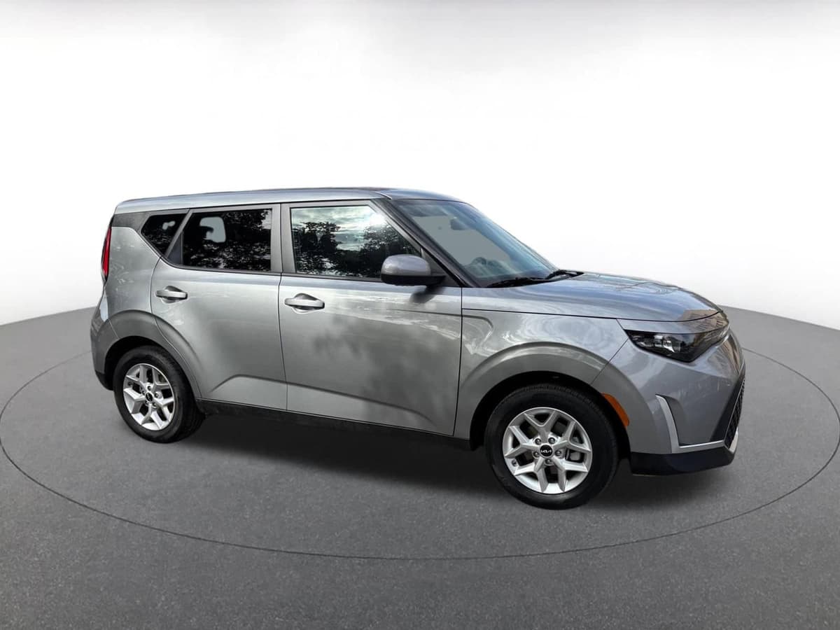 2025 Kia Soul - Image 1