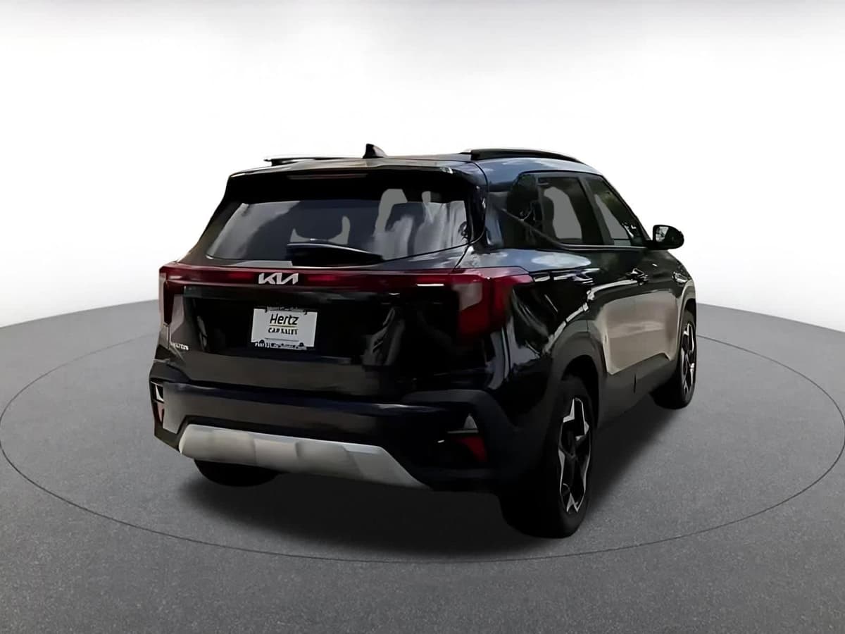 2025 Kia Seltos - Image 11