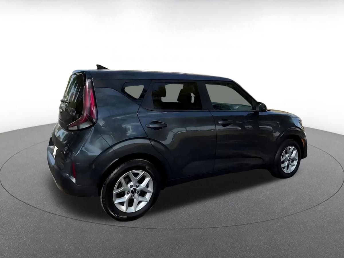 2025 Kia Soul - Image 15