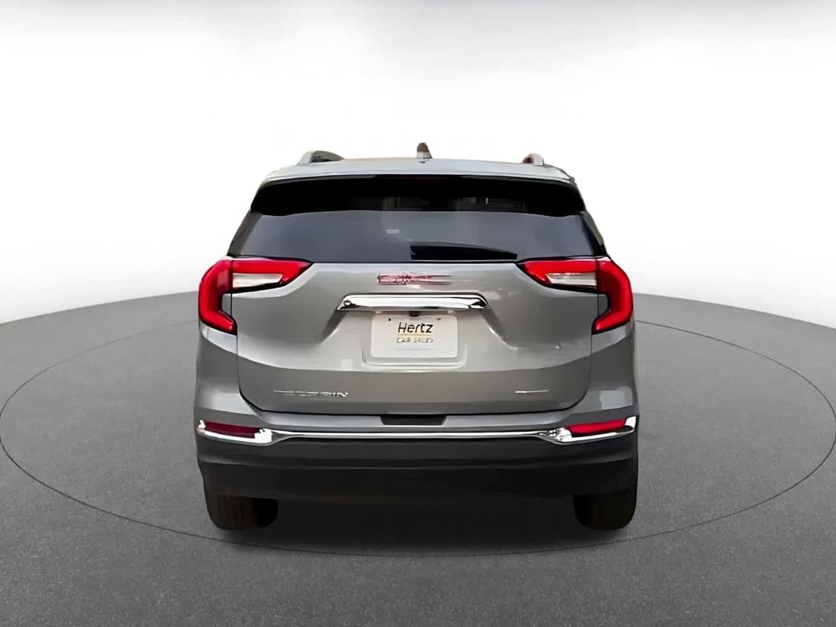 2024 GMC Terrain - Image 12