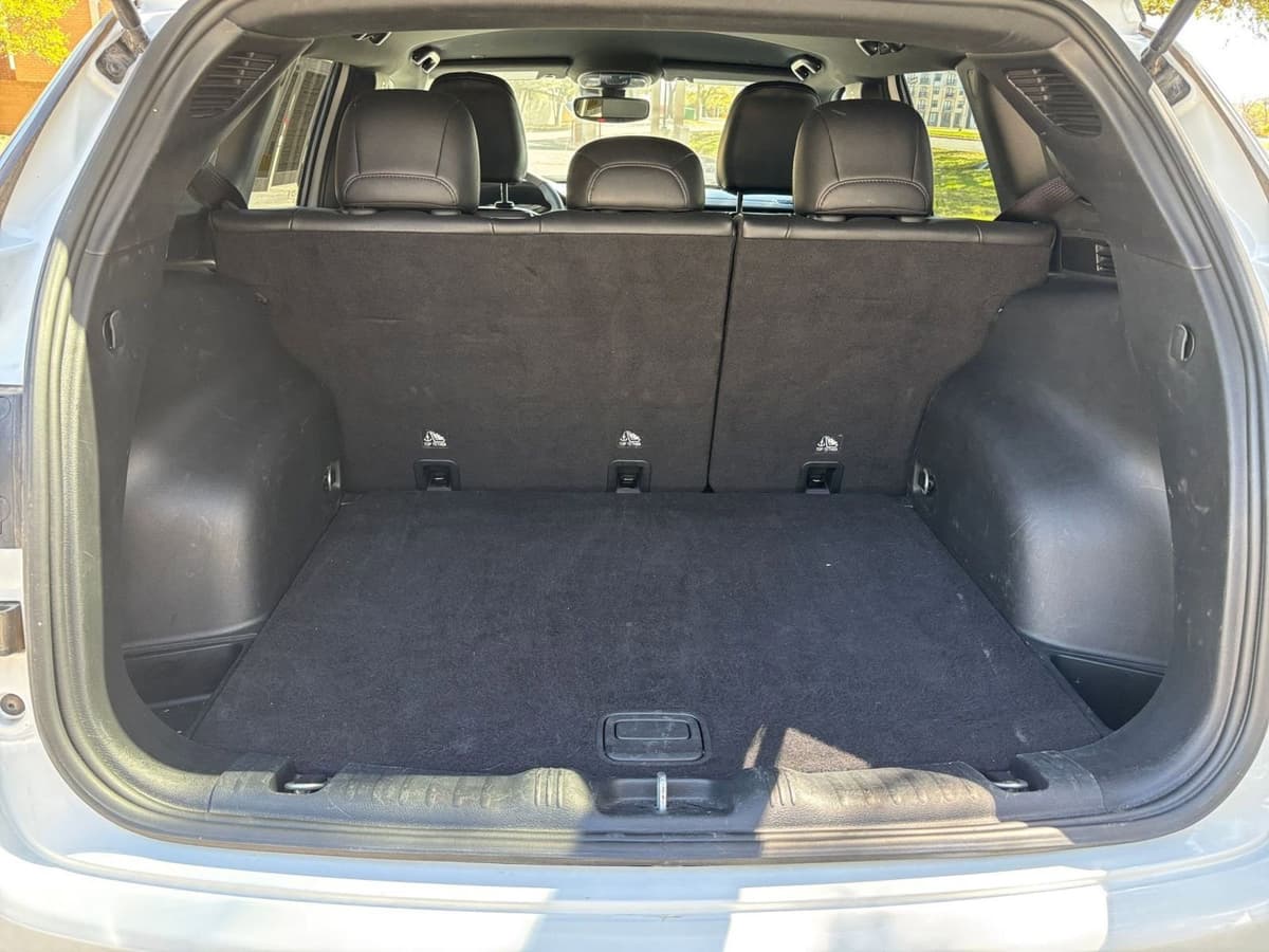 2025 Jeep Compass - Image 26