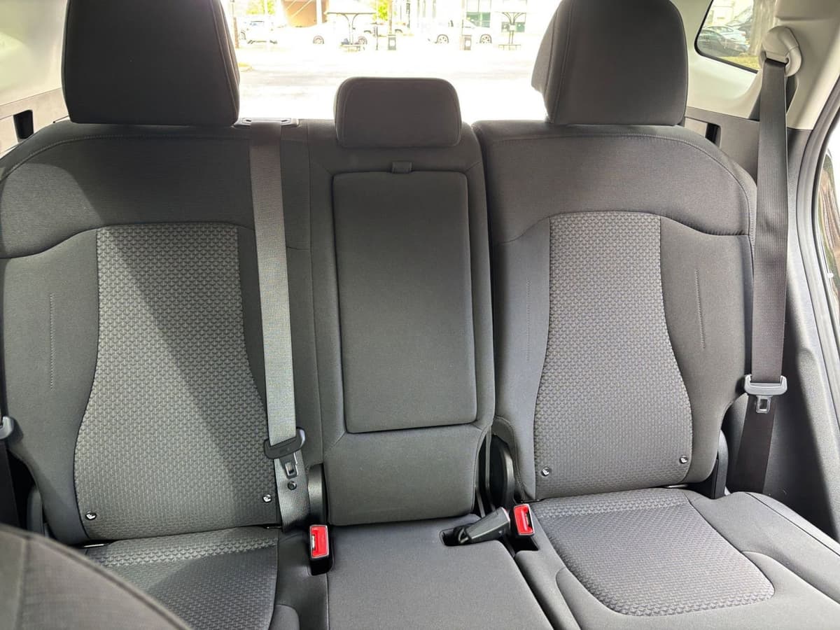 2025 Kia Sportage - Image 34