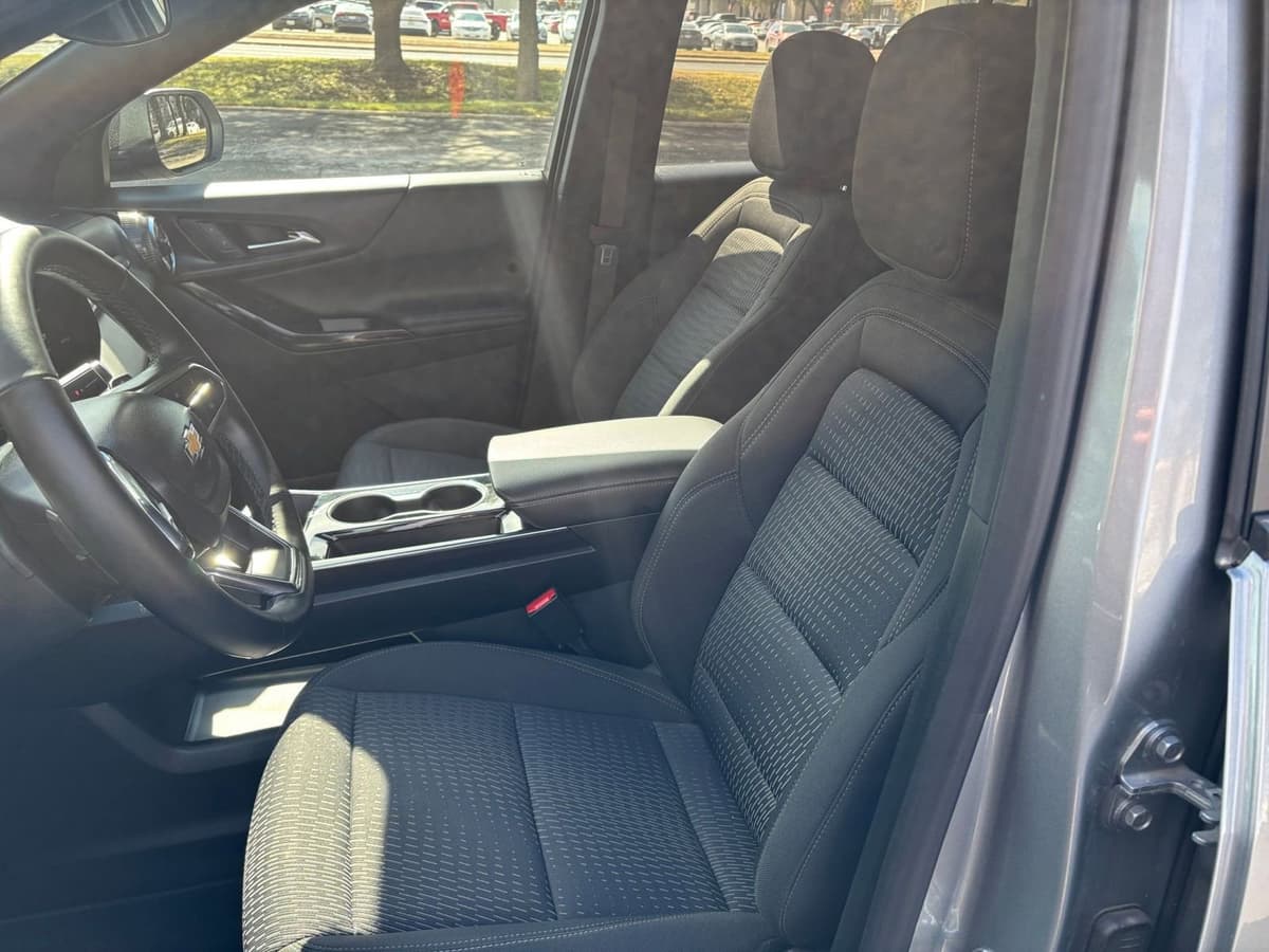 2025 Chevrolet Equinox - Image 31