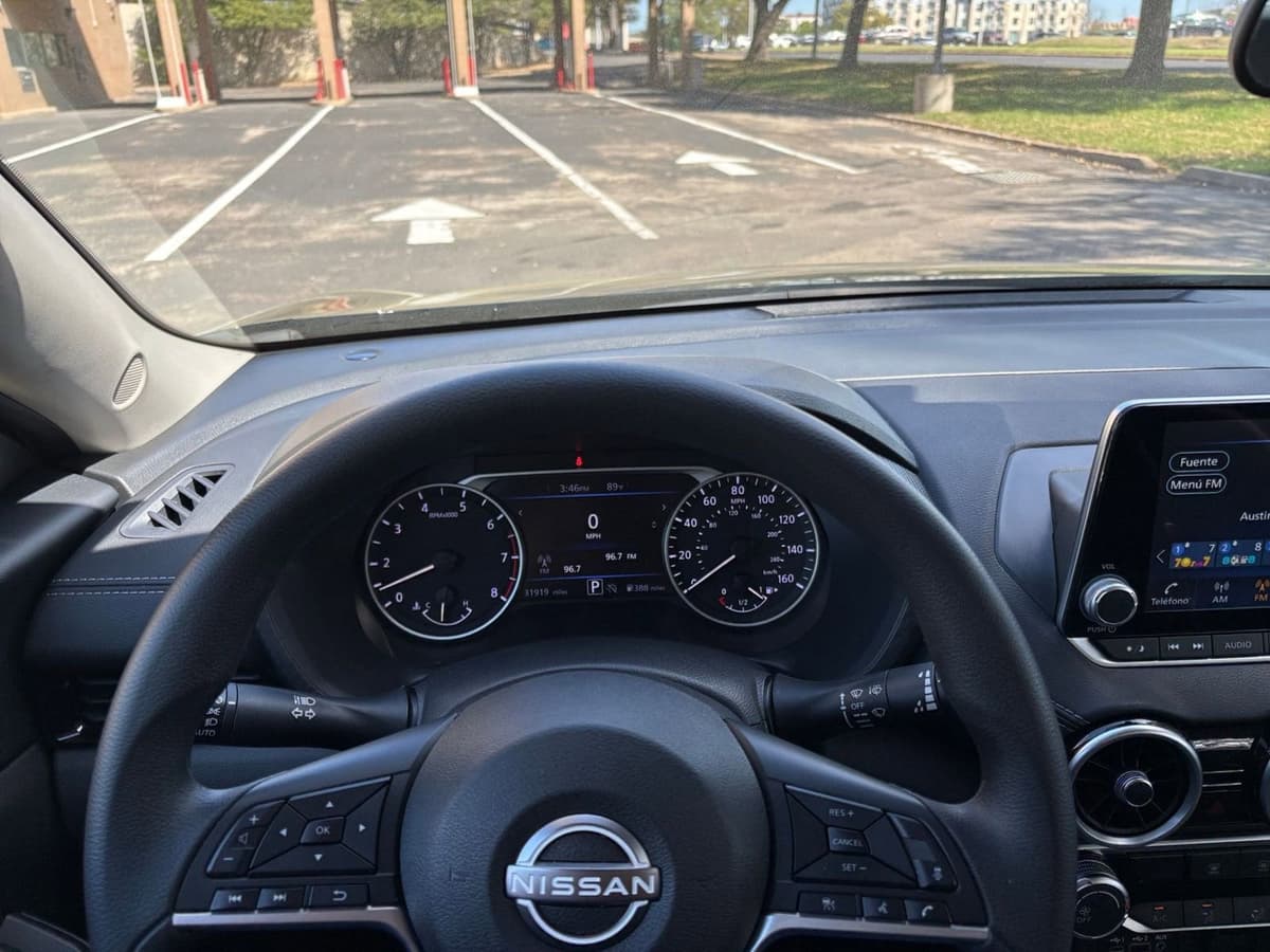 2025 Nissan Sentra - Image 29