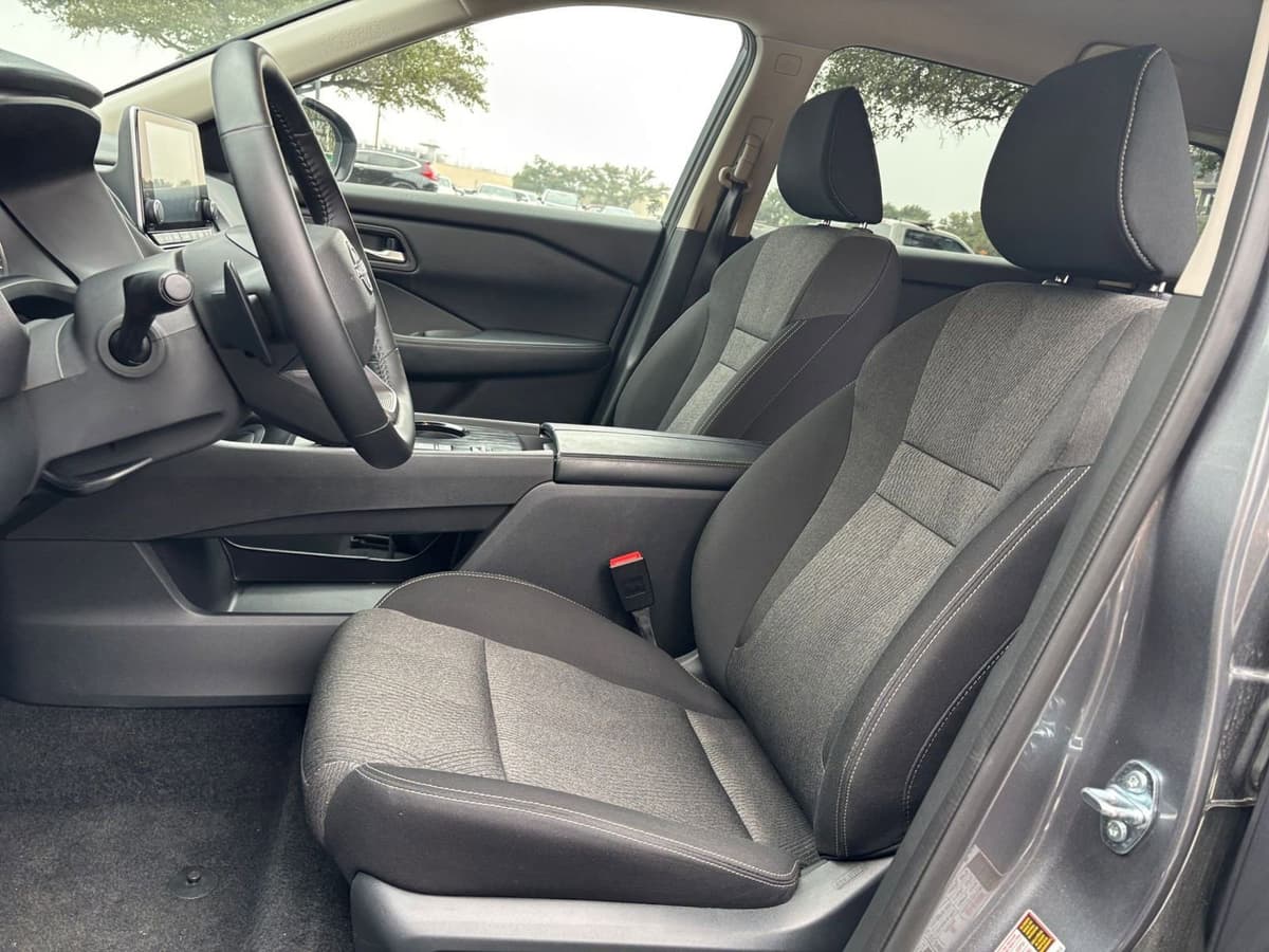 2025 Nissan Rogue - Image 21