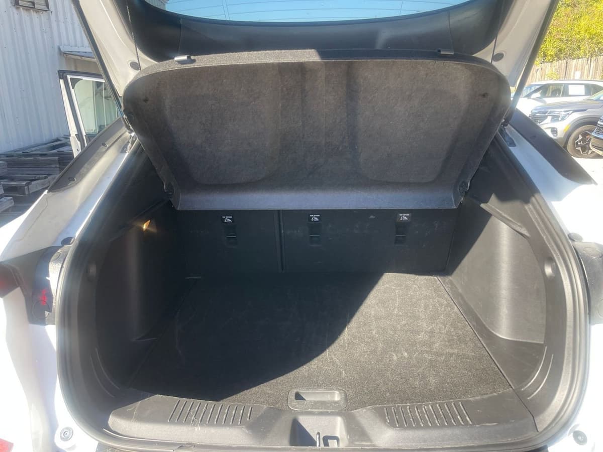 2025 Buick Envista - Image 25