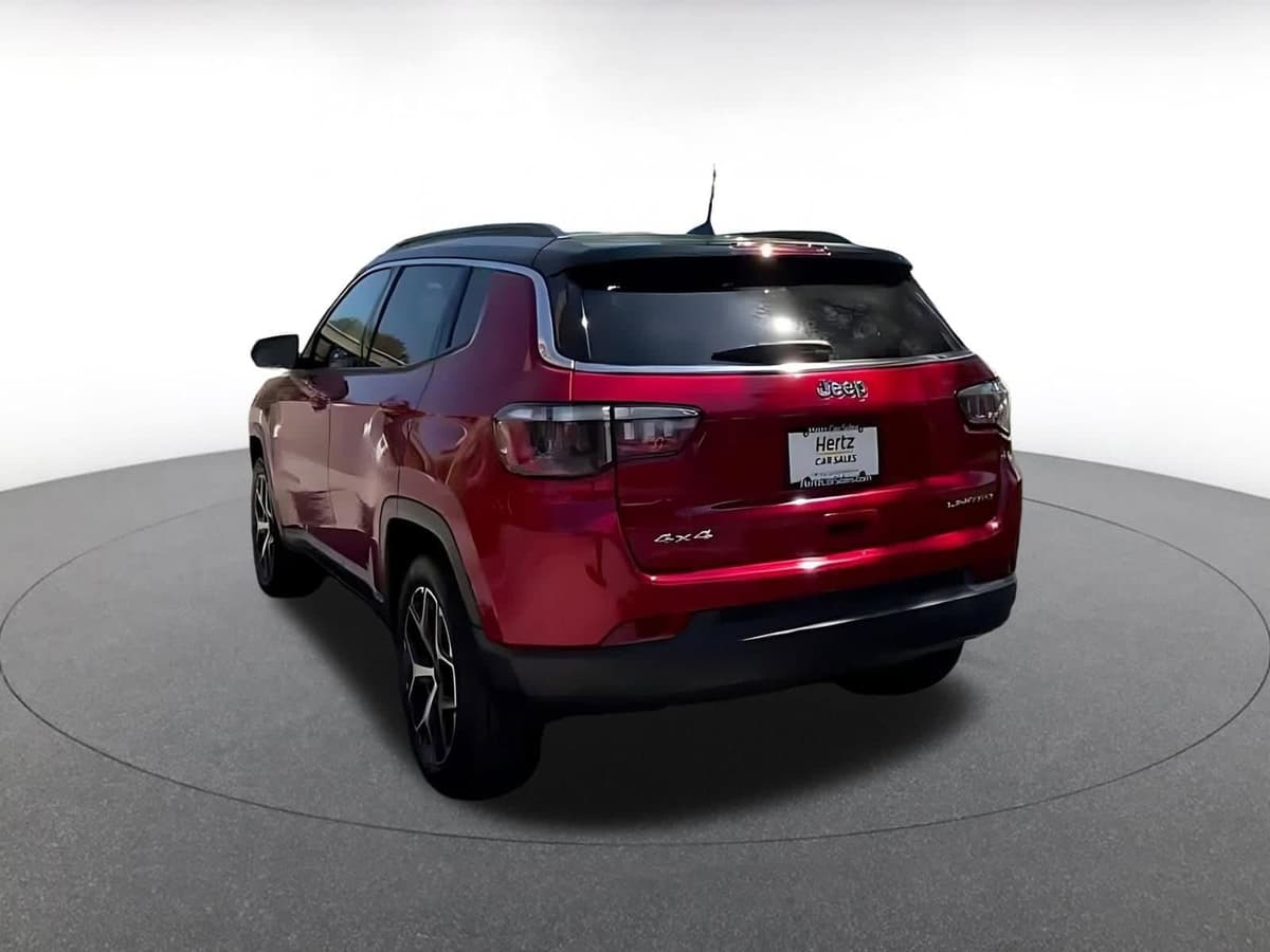 2025 Jeep Compass - Image 8