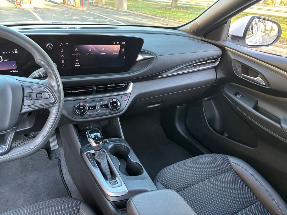 2025 Buick Envista - Image 30