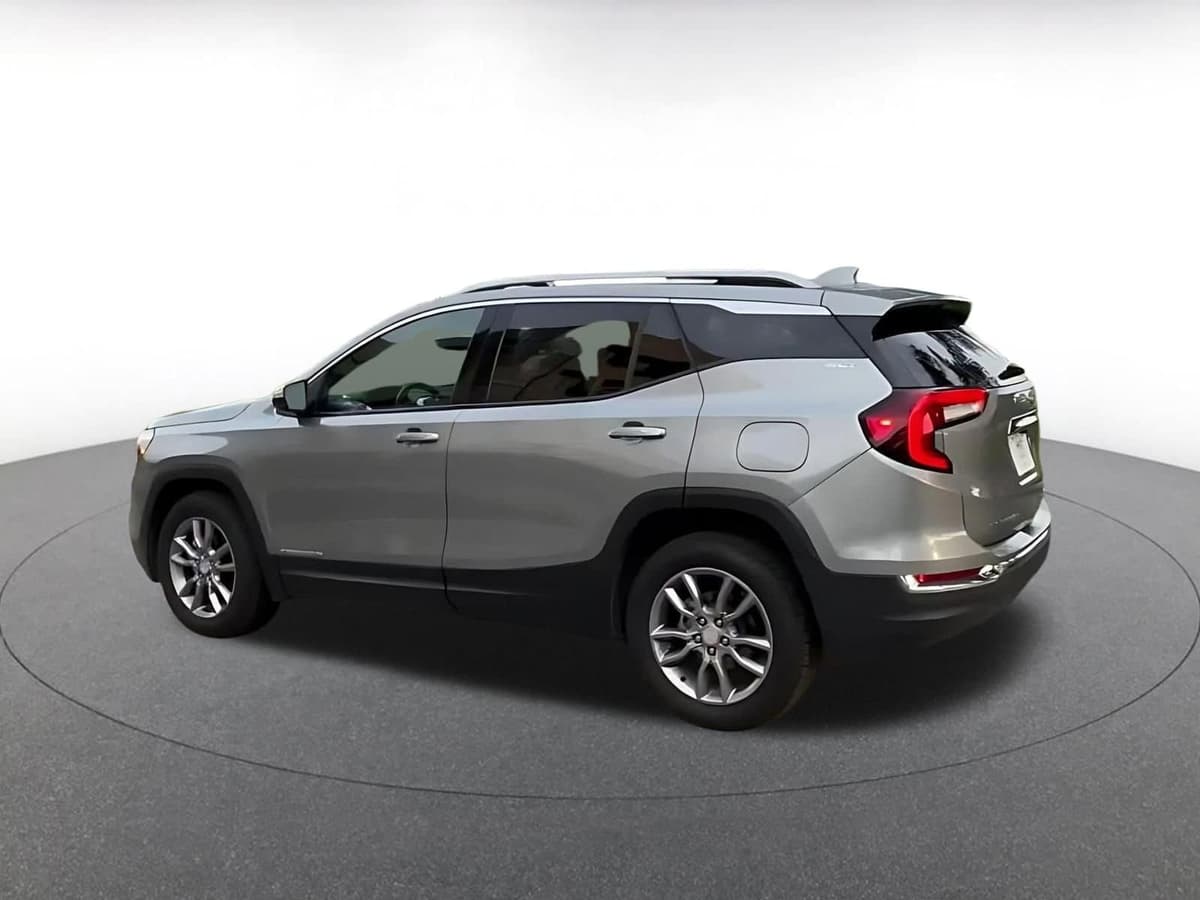 2024 GMC Terrain - Image 10