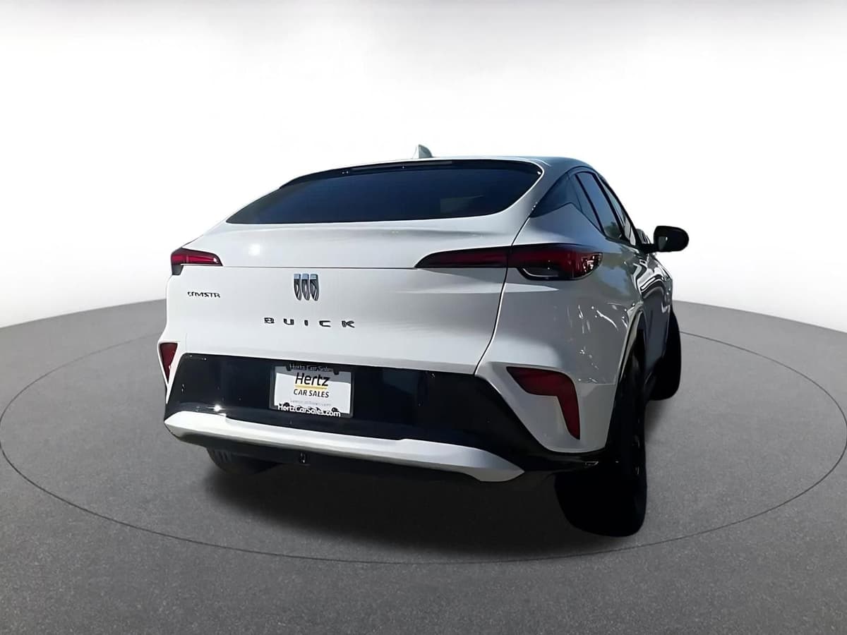 2025 Buick Envista - Image 12