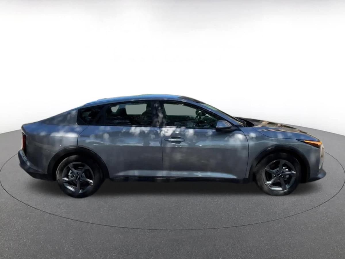 2025 Kia K4 - Image 15