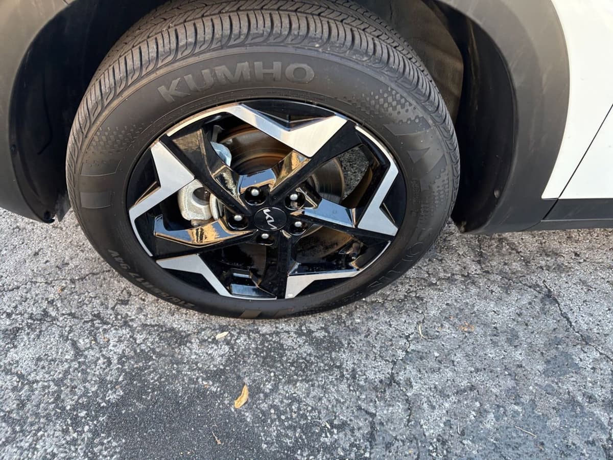 2025 Kia Seltos - Image 25