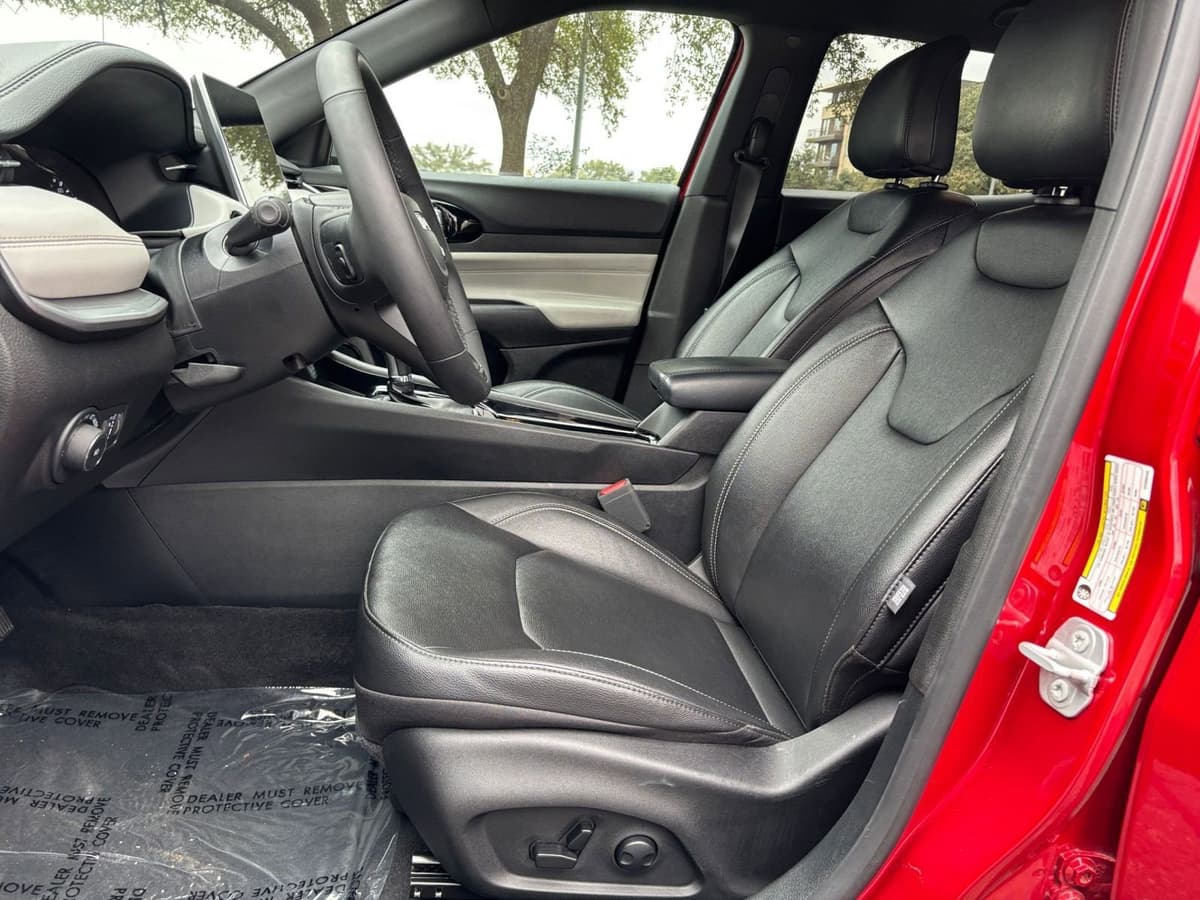 2025 Jeep Compass - Image 21