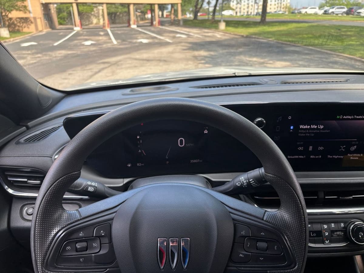 2025 Buick Envista - Image 29