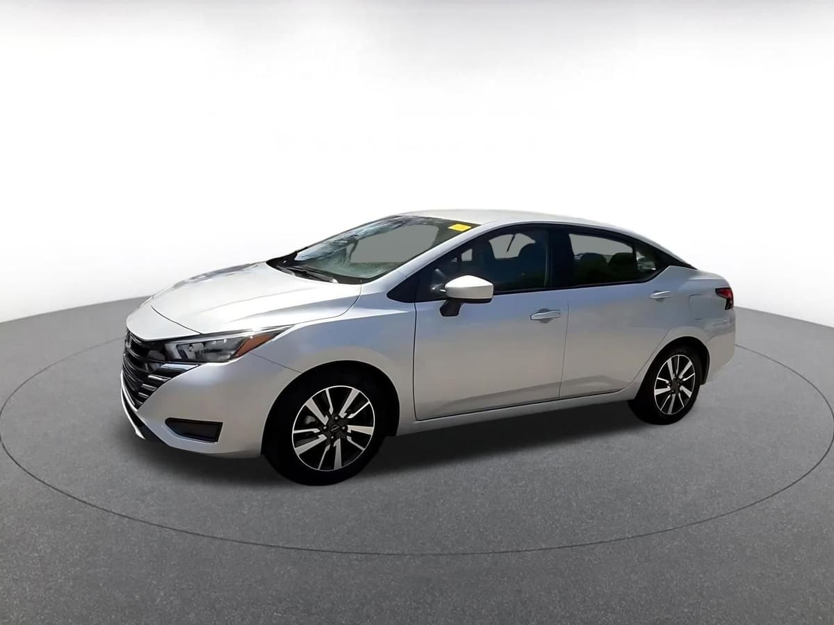 2025 Nissan Versa - Image 7