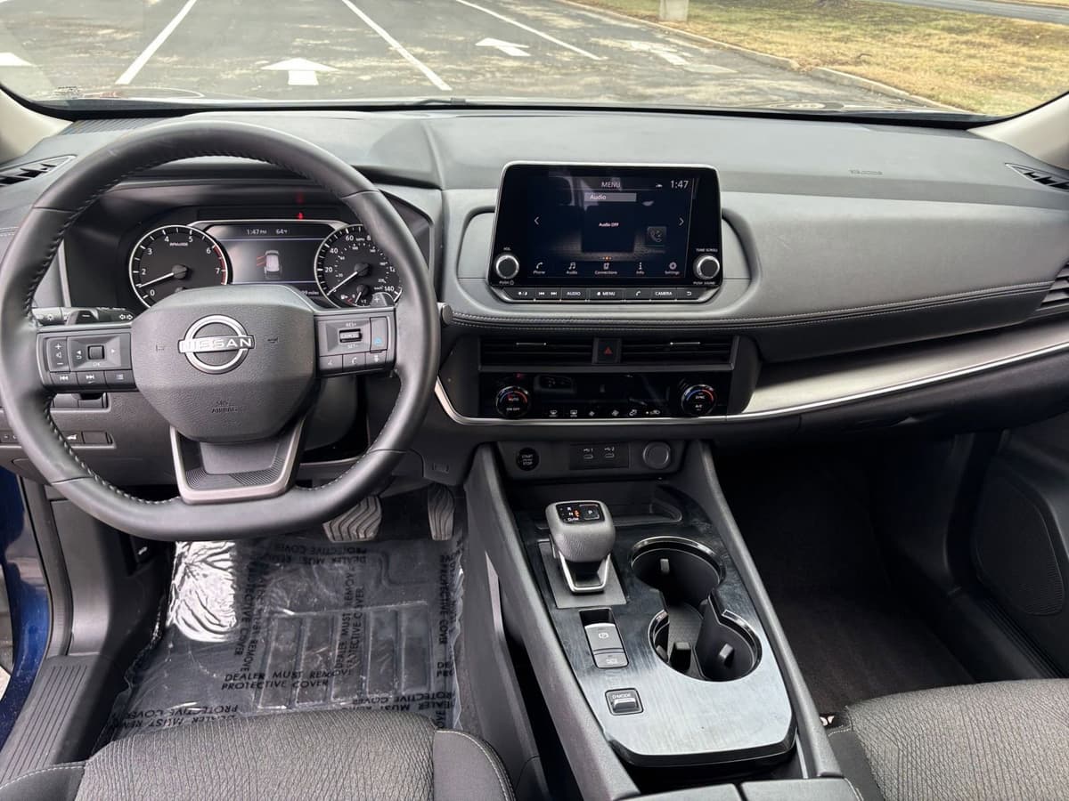 2025 Nissan Rogue - Image 28