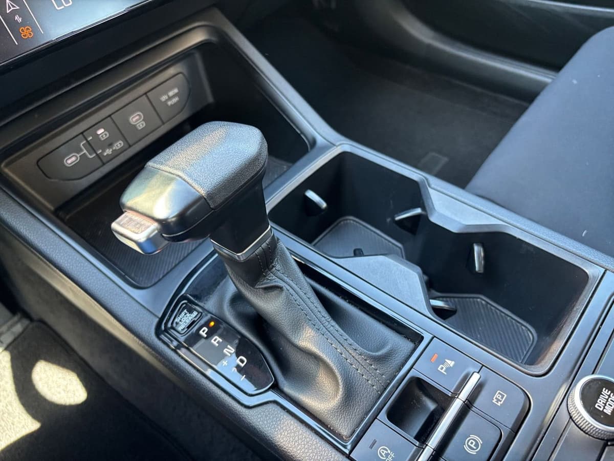 2025 Kia K5 - Image 37