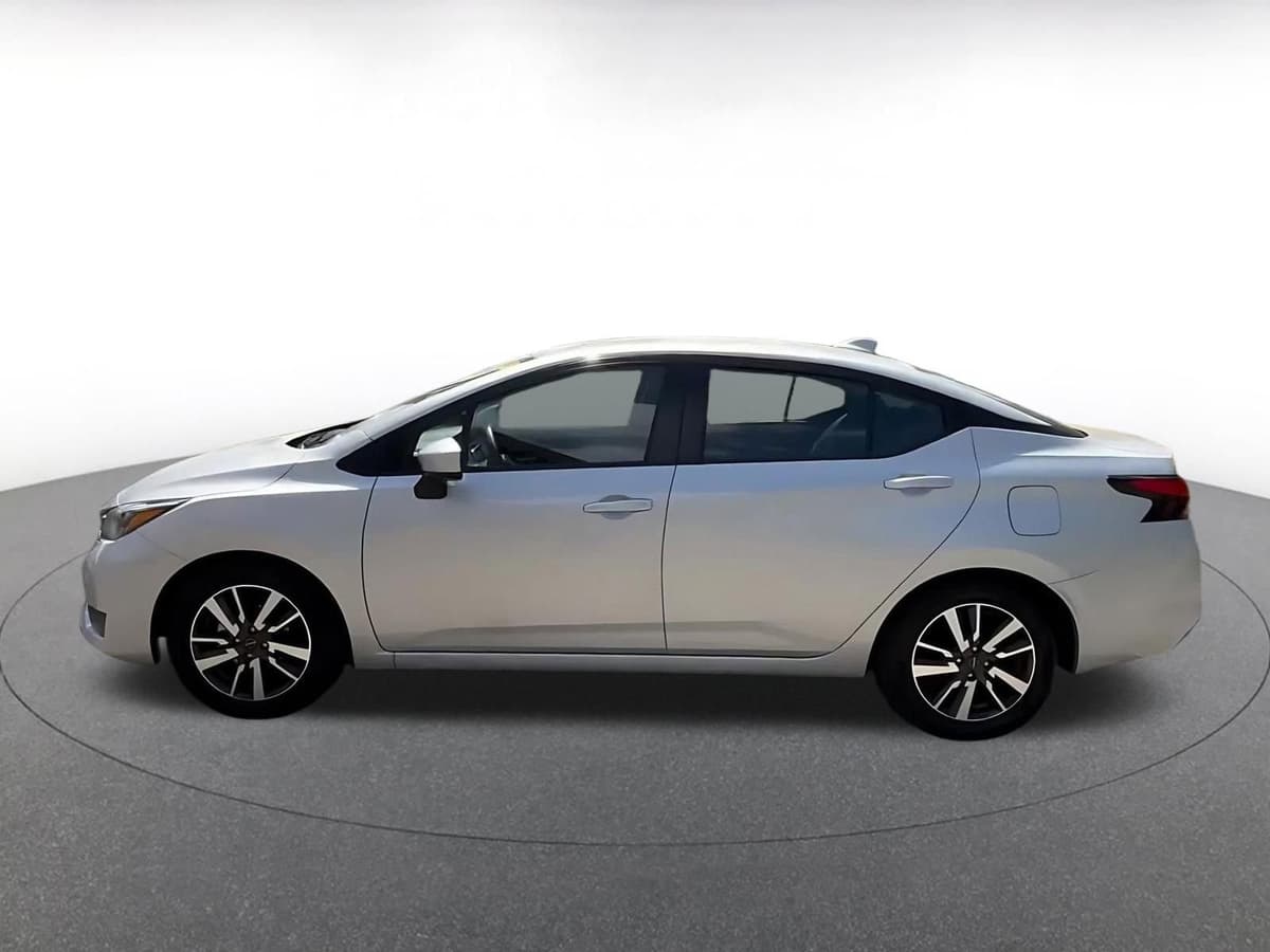 2025 Nissan Versa - Image 8