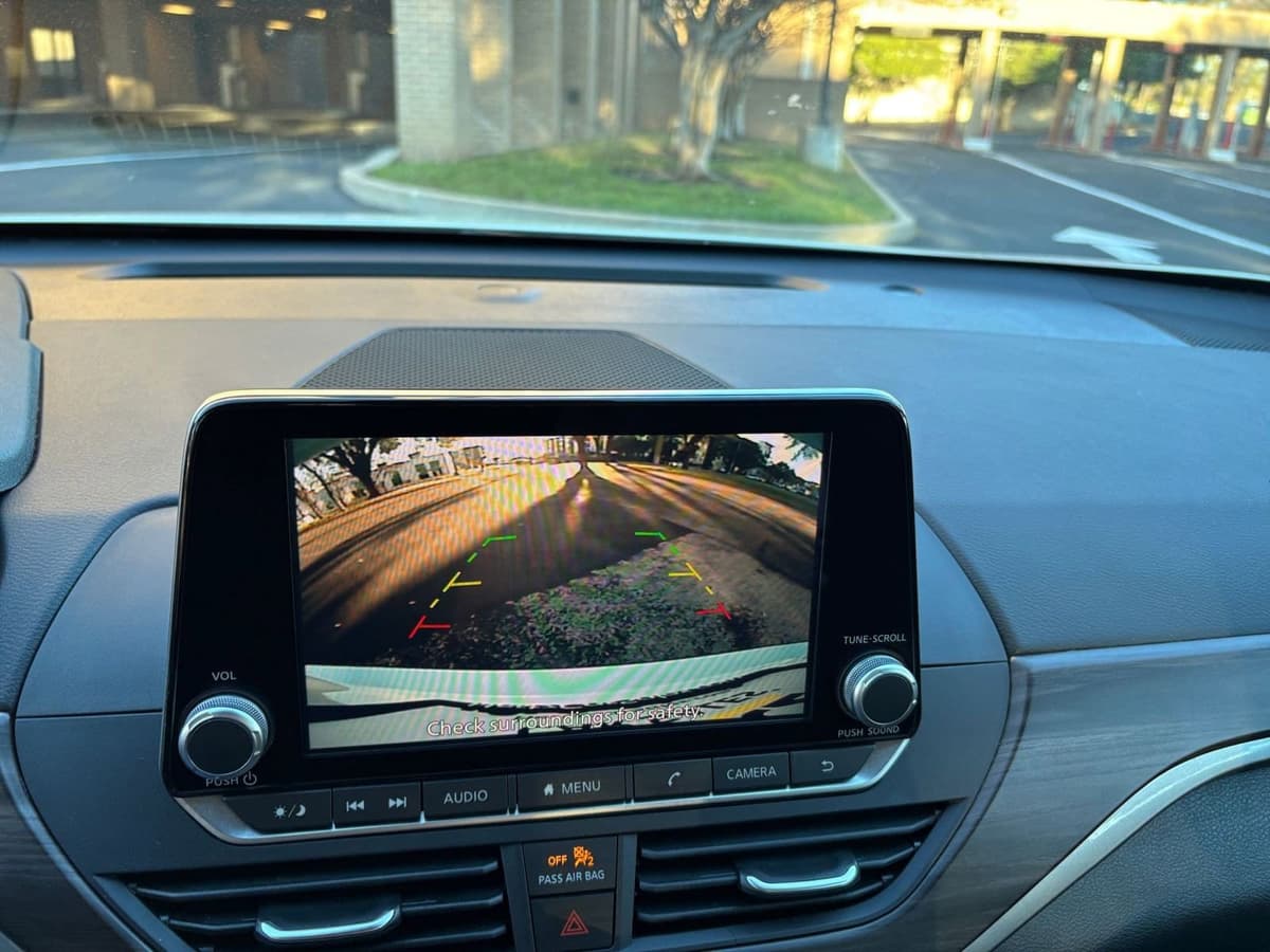 2025 Nissan Altima - Image 20