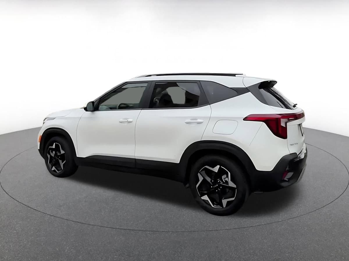 2025 Kia Seltos - Image 10