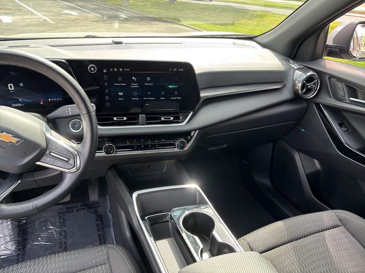 2025 Chevrolet Equinox - Image 30