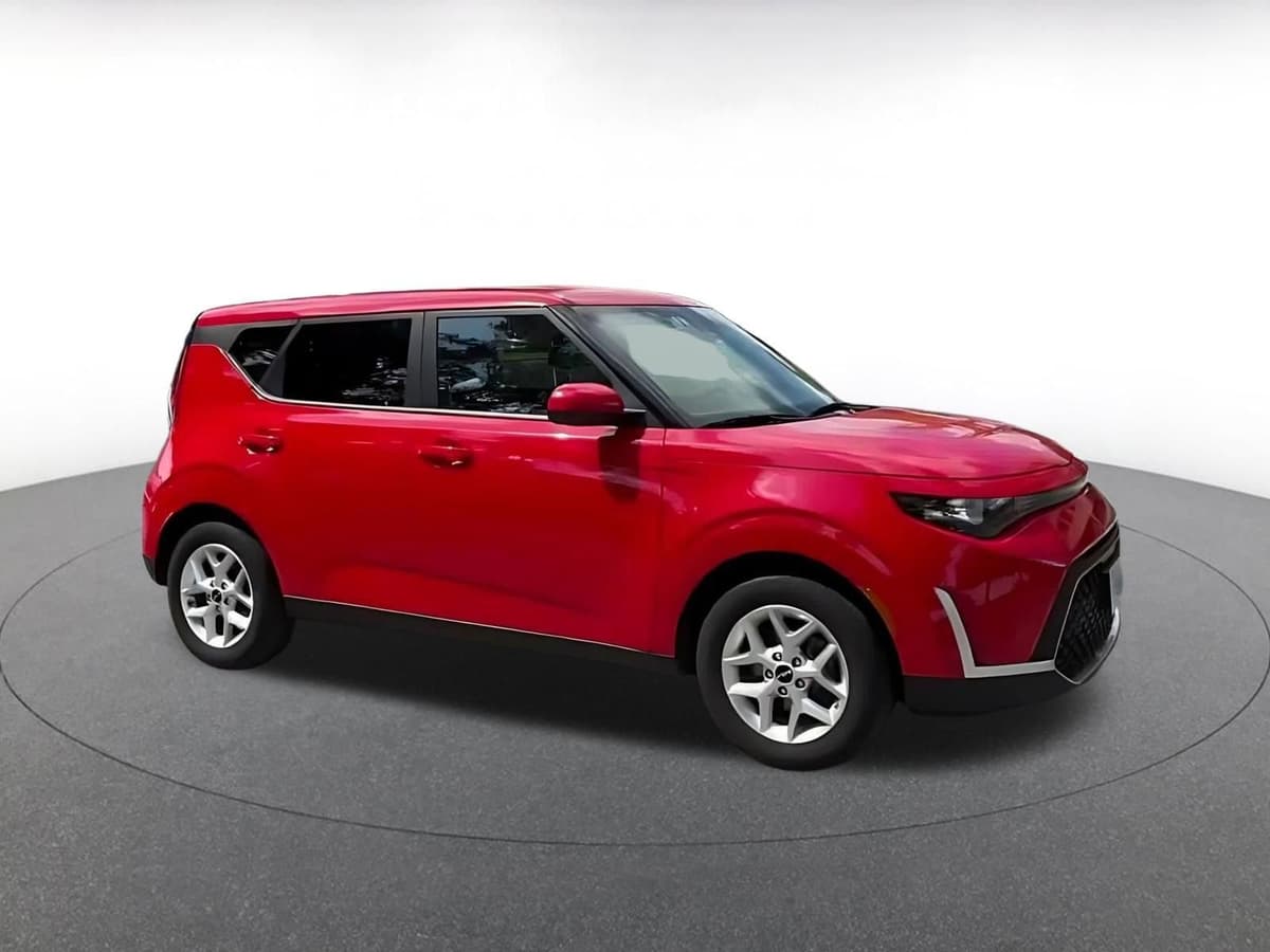 2025 Kia Soul - Image 2