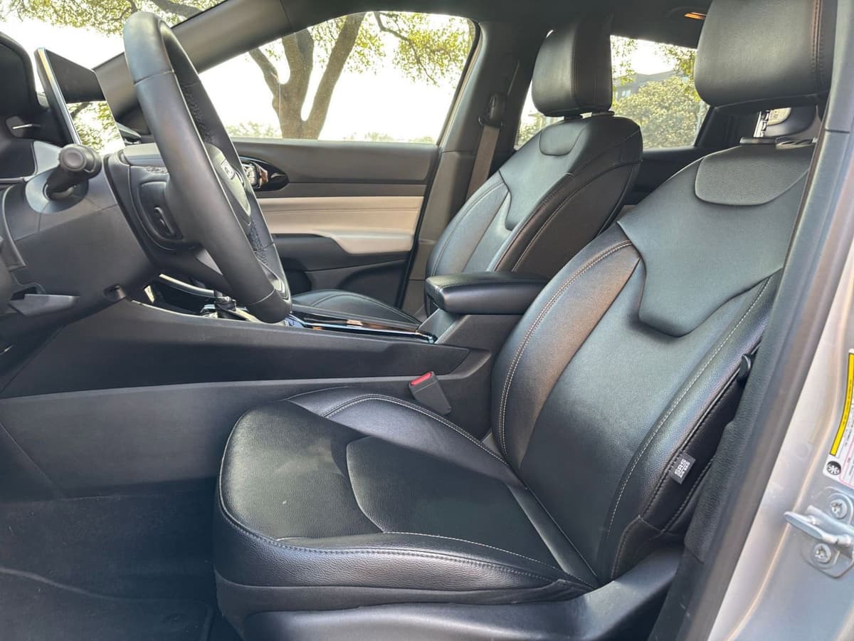 2025 Jeep Compass - Image 21