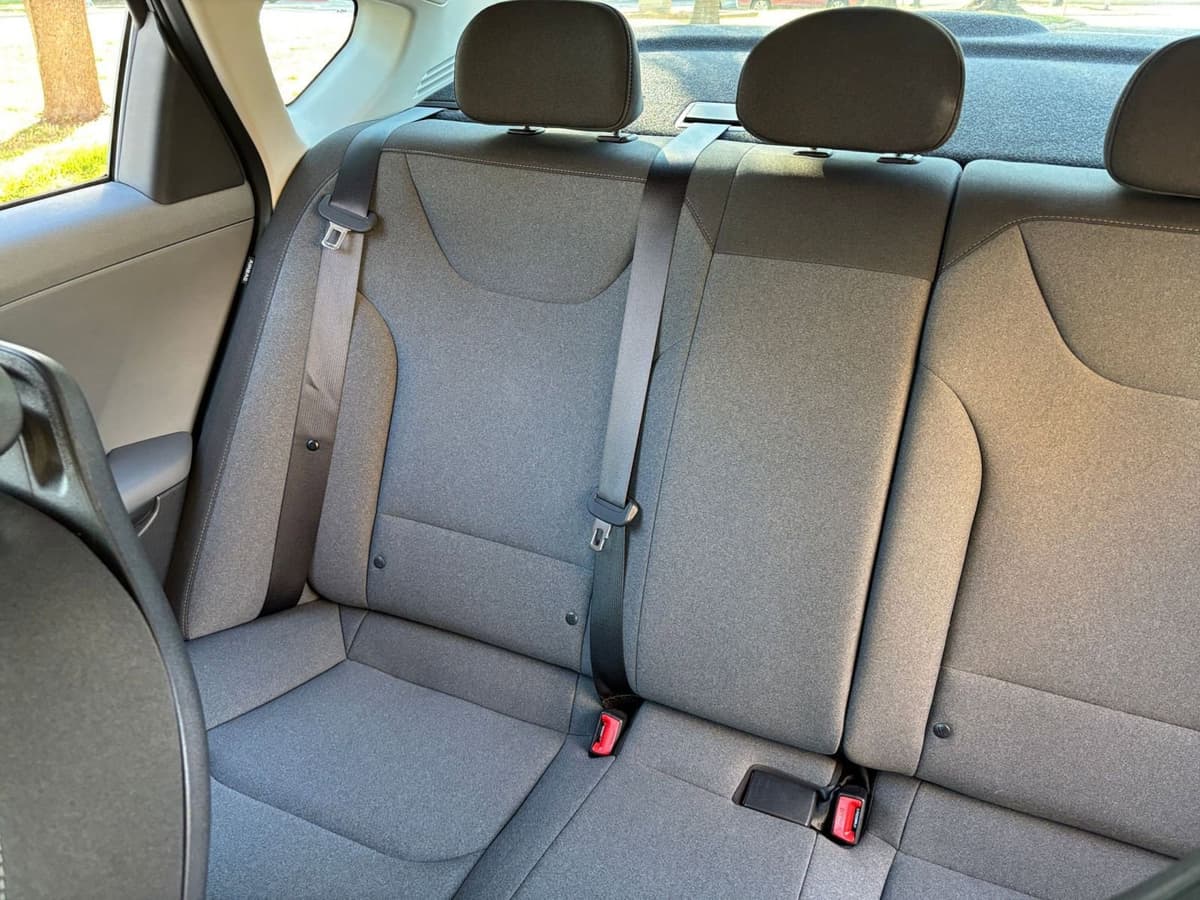 2025 Kia K4 - Image 34