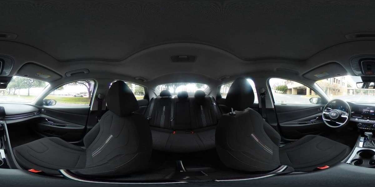 2025 Hyundai Elantra - Image 36