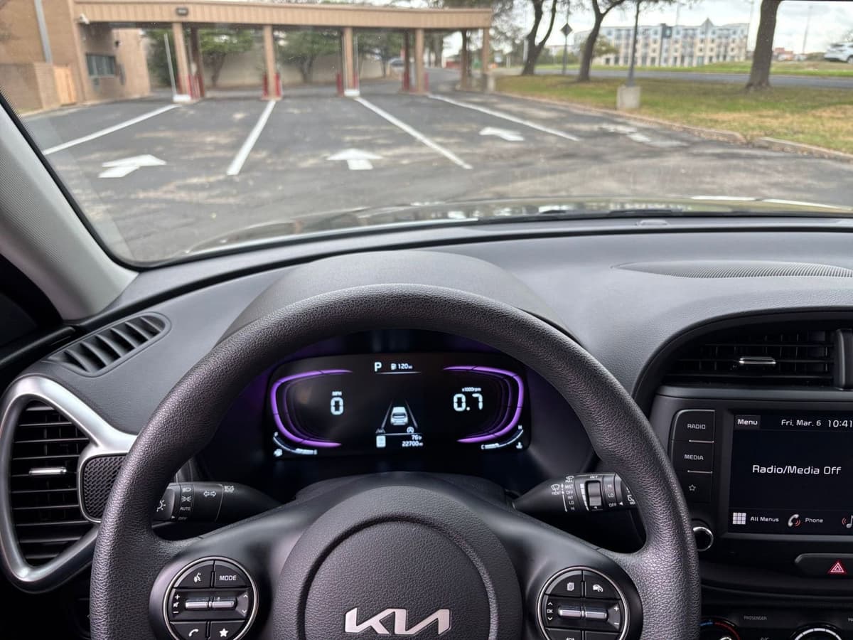 2025 Kia Soul - Image 17