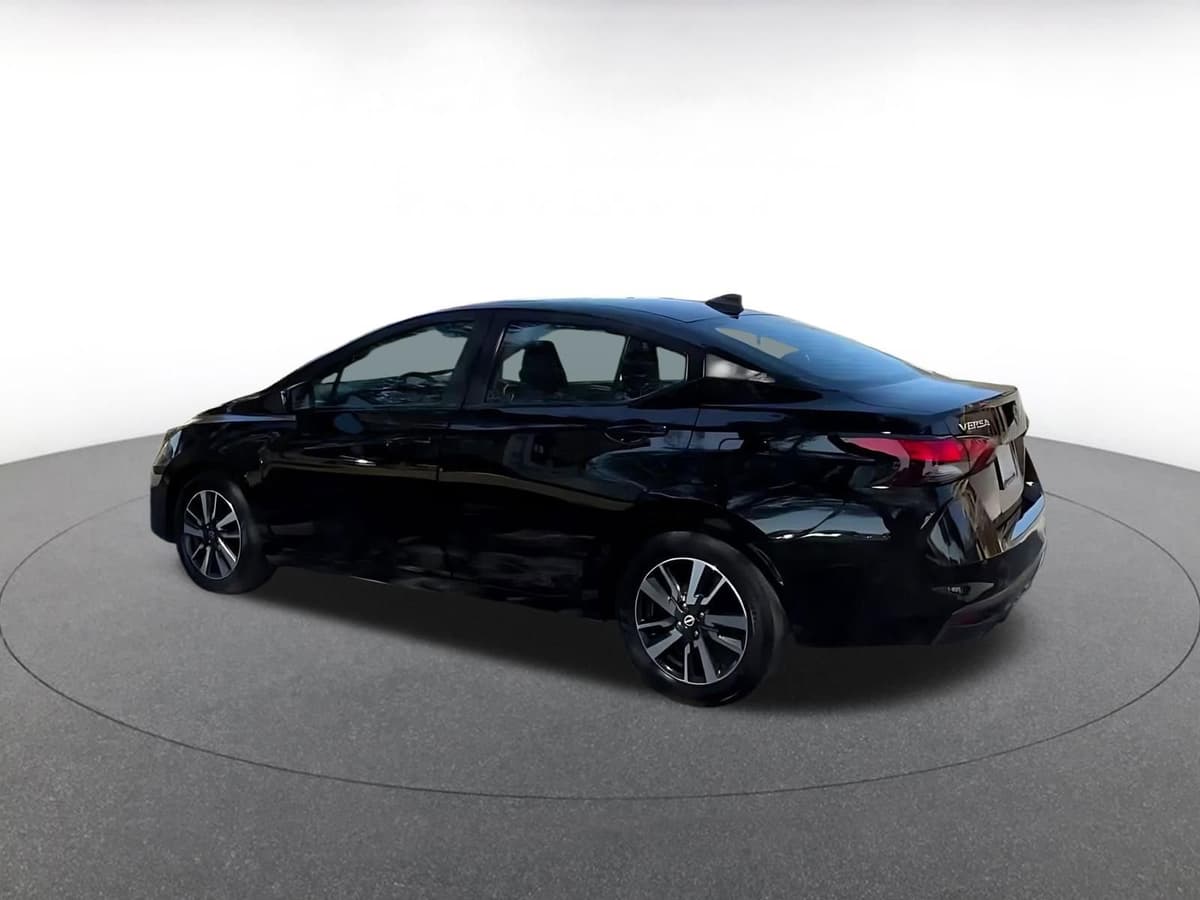 2025 Nissan Versa - Image 7