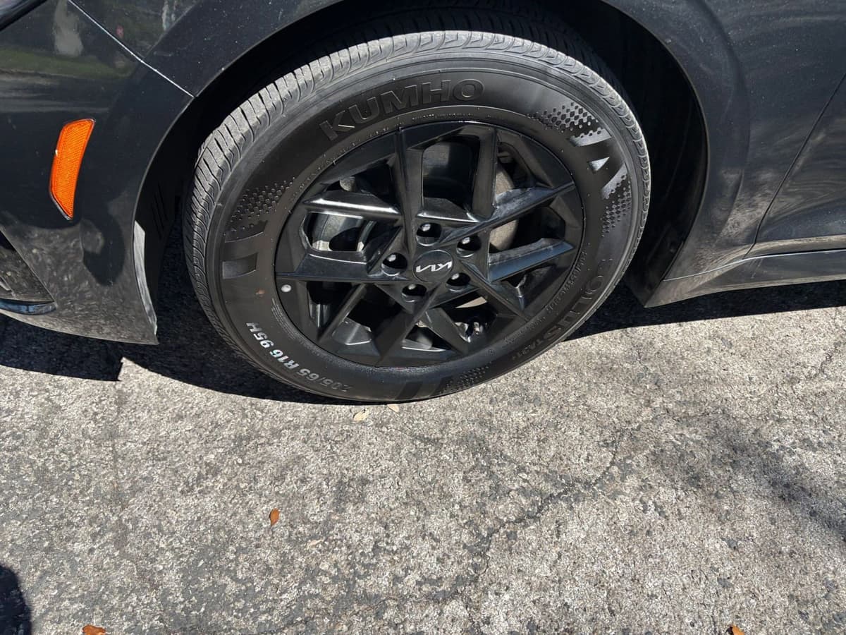 2025 Kia K5 - Image 26