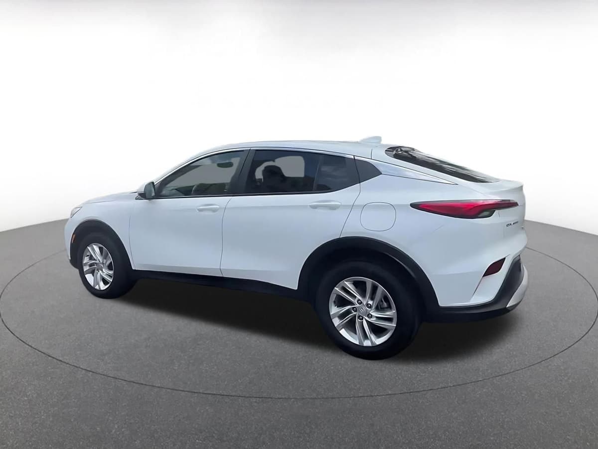 2025 Buick Envista - Image 10