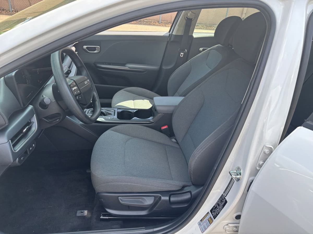 2025 Kia K4 - Image 31