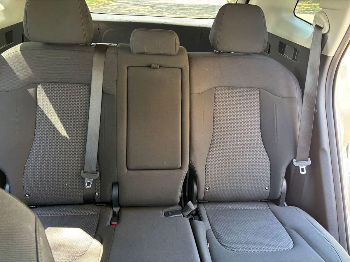 2025 Kia Sportage - Image 35