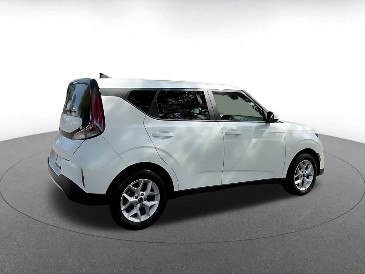 2025 Kia Soul - Image 15